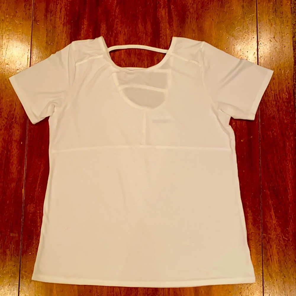 Women’s Columbia shirt